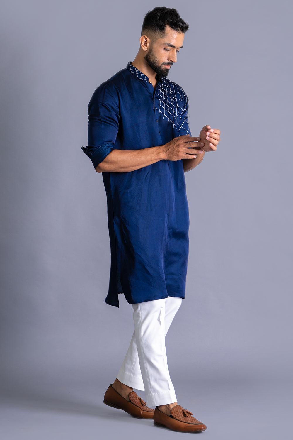 Cross-Cross Threadwork Detail On Shoulder Kurta