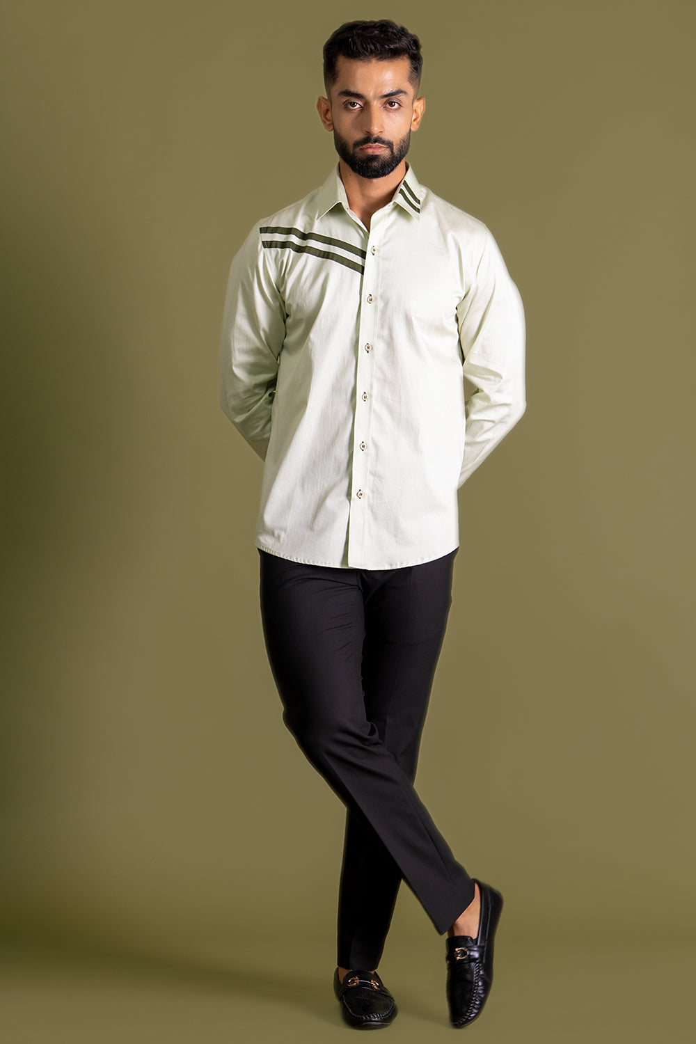 Shirt With Contrast Piping Detailing Front and Collar