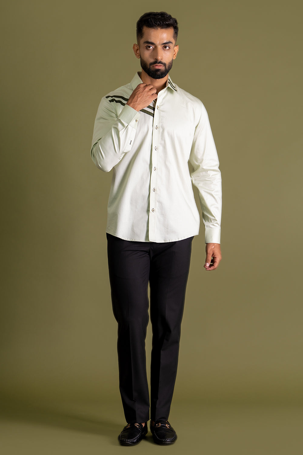 Shirt With Contrast Piping Detailing Front and Collar