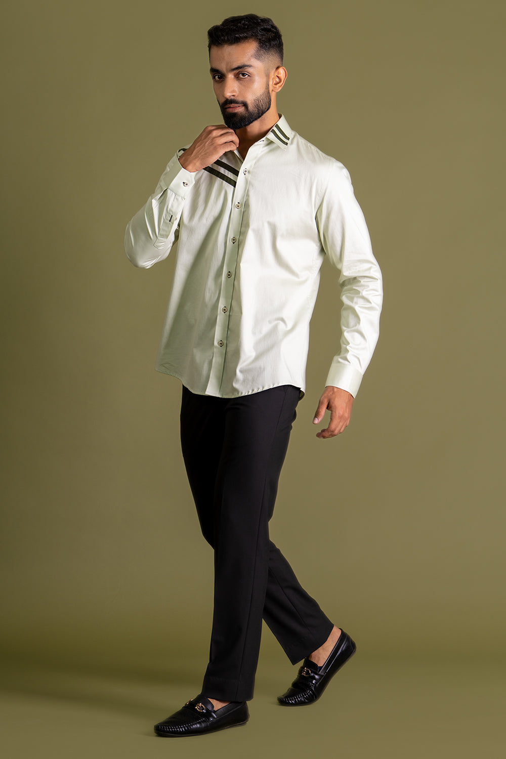 Shirt With Contrast Piping Detailing Front and Collar