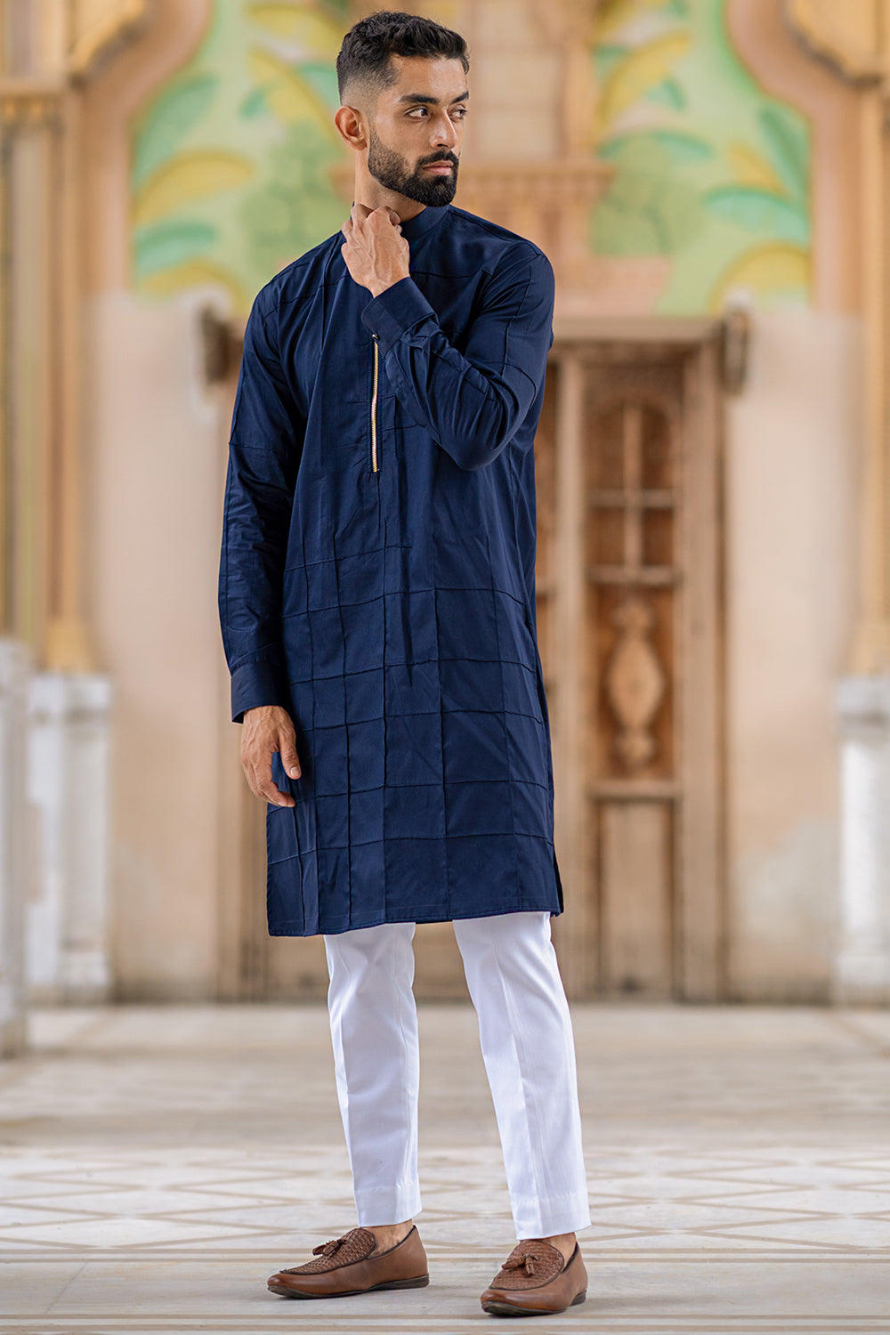 Kurta With Chain Closure And Cross Pintucks Detailing