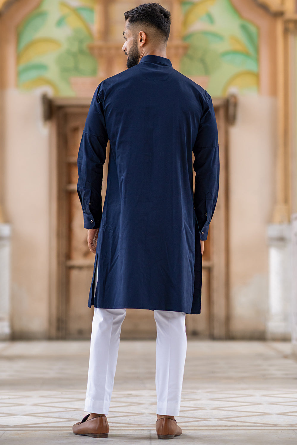 Kurta With Chain Closure And Cross Pintucks Detailing