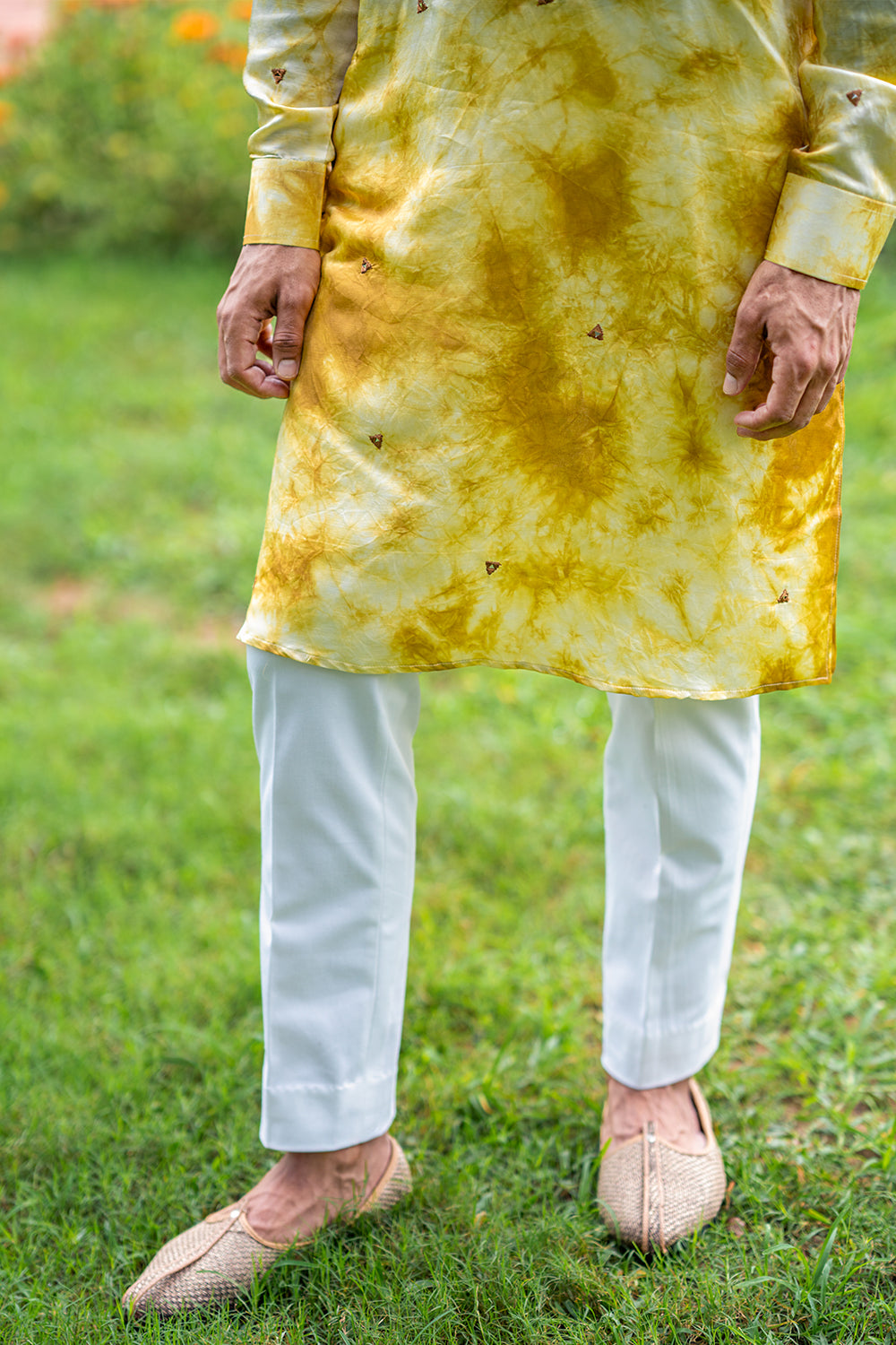 Medallion Yellow Shibori In Linen Satin Kurta