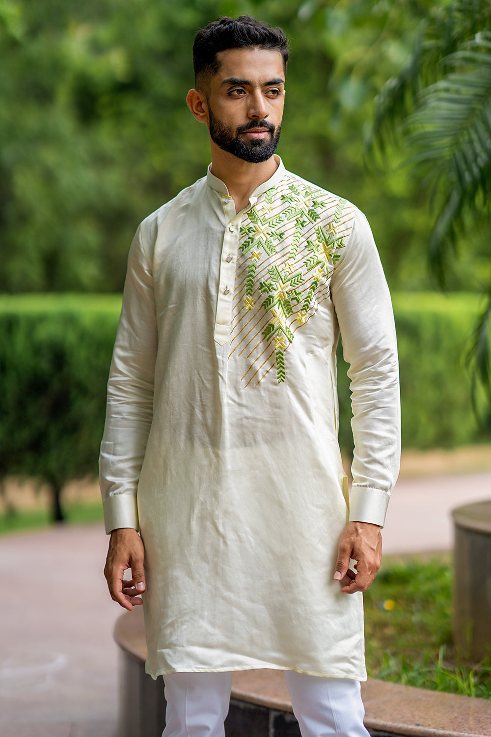 Ivory Kurta With Thread Work On One Side